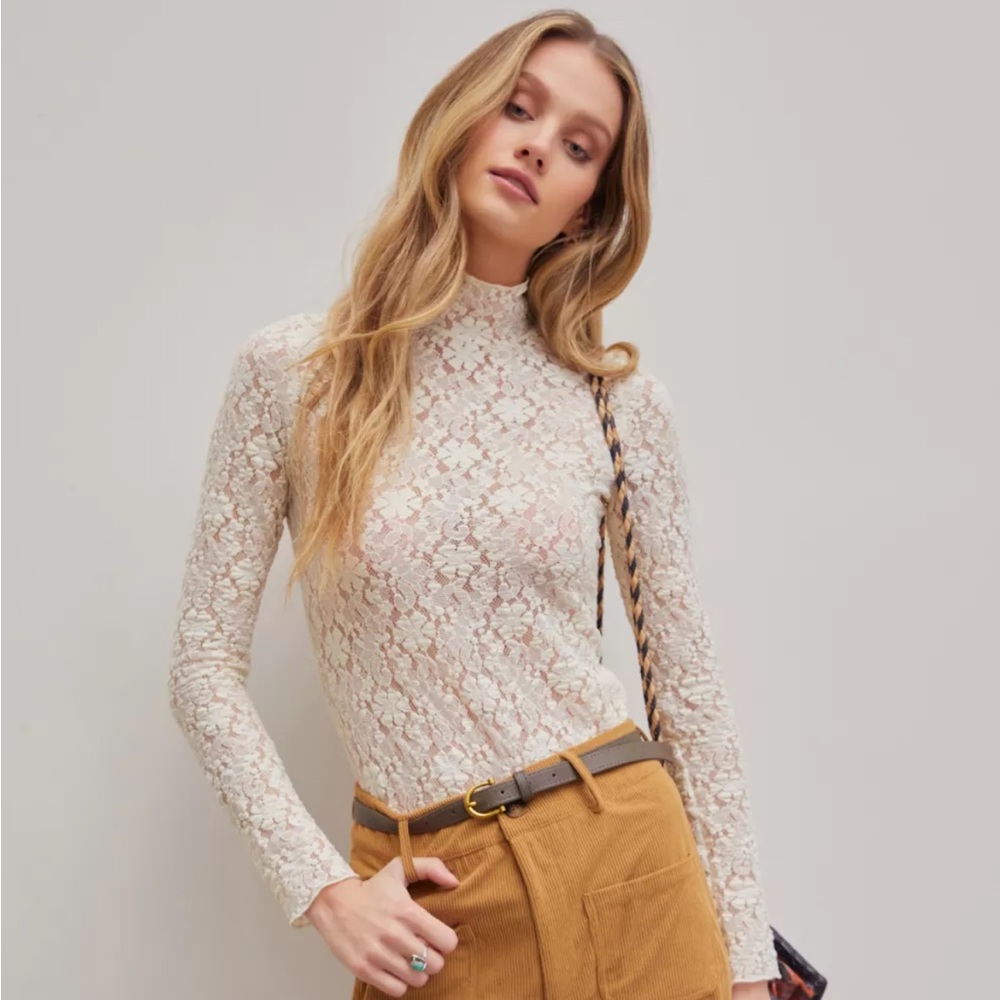 White lace floral top